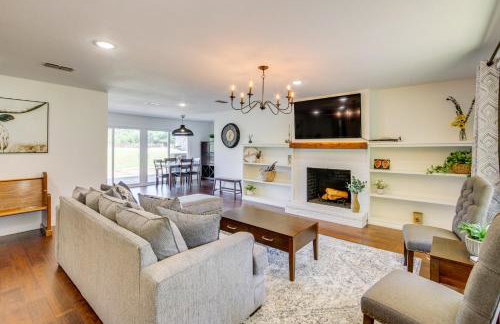 Fire Pit and Grill Tyler Home on 5 Acres! - Foto 1