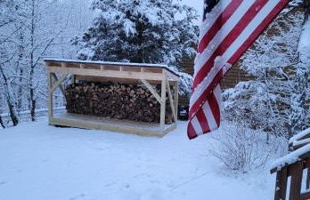 Lazy Basye Shenandoah Cabin with Hot Tub, Sleeps 10 - Foto 2