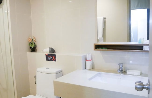 Locals Sathorn Siamese Nang Linchee - Foto 15