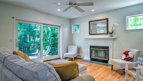 Marion Home with Private Deck Less Than 1 Mi From Beach - Foto 2