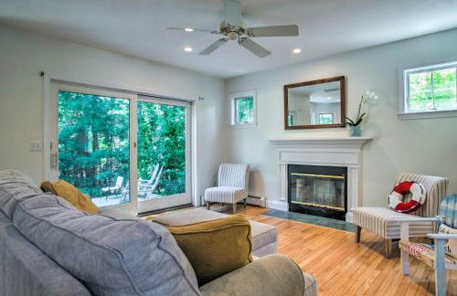 Marion Home with Private Deck Less Than 1 Mi From Beach - Foto 2