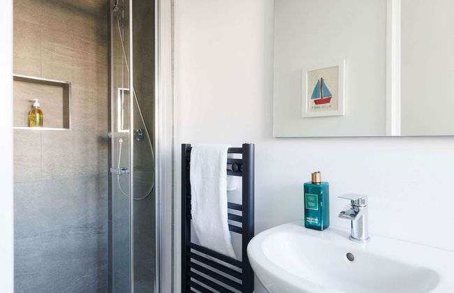 Beautifully Refurbished 4-bed Beachside Retreat - Foto 19