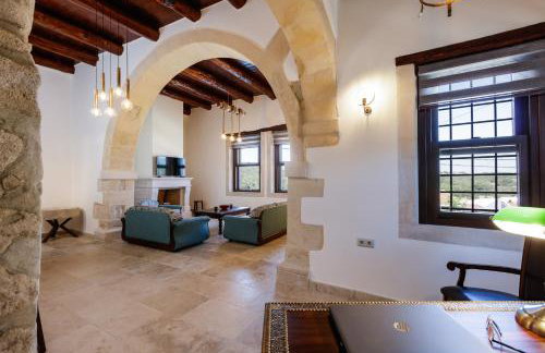 Penthe Manor House, Rustic Secret Retreat, By ThinkVilla - Photo 22