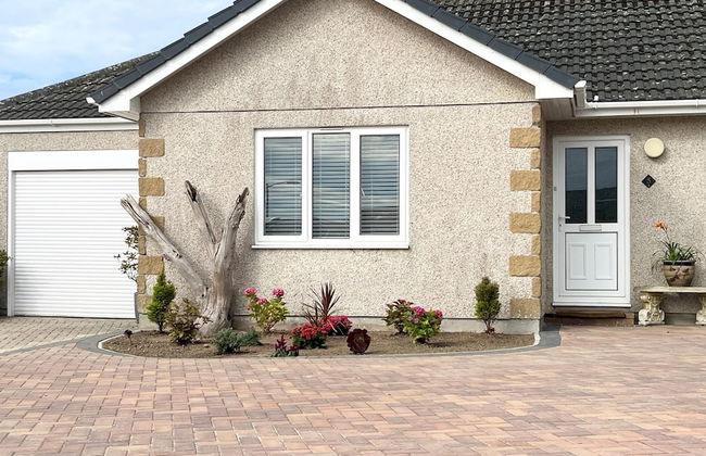 Gorgeous Spacious Bungalow Serene Garden Parking - Foto 16