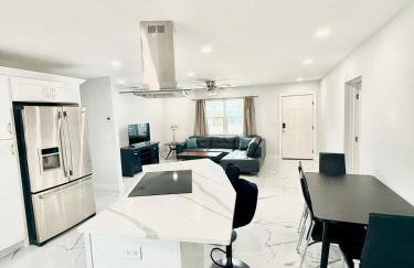 Luxurious 3 bedrooms 2 bath Ultimate Beach Life! 5 min walk to beach! - Foto 14