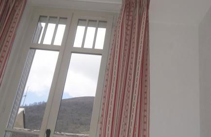 Appartement Reines des Pyrénées, T2, entier, centre Luchon, tarif cure thermale, wifi, casier à skis, ascenseur - Photo 9