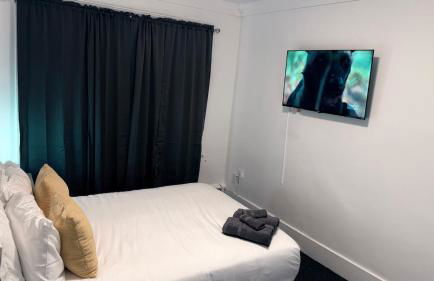 Bachi - Cozy 3BR Apt with Parking, Desk & Fast WiFi near Yale, Quinnipiac, SCSU & Hospitals - Foto 6