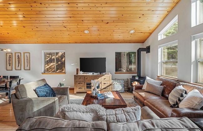 Moosetrack by Avantstay Cozy Cabin In The Of Tahoe Donner w/ Hot Tub - Foto 5