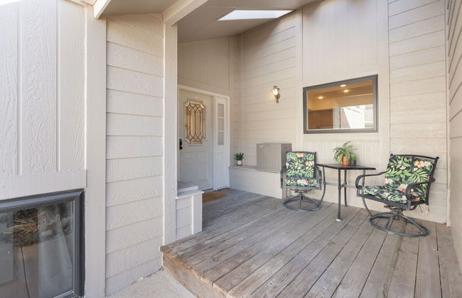 Mid-century Mod Retreat Lakefront Trails, Quiet - Photo 26