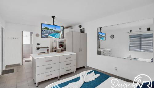 Studio wpool patio steps to beach - Photo 1, Other