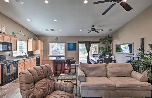 Sun-Soaked Colorado River Haven - Walk to Beaches! - Foto 6