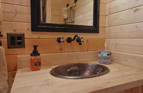 Couple Retreat Cabin-near Smoky Mountain Railroad-Hot Tub - Foto 6
