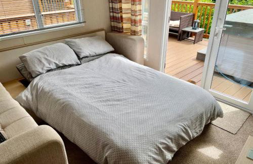 Carre Retreat with private hot tub - Photo 16