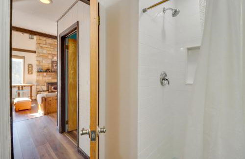 Near Skiing Lakefront Gem with Kayaks in Long Pond - Foto 14