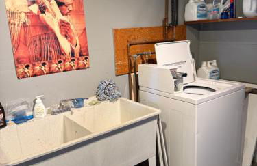 Hazel's Hideaway apt in walkable historic area - Foto 4