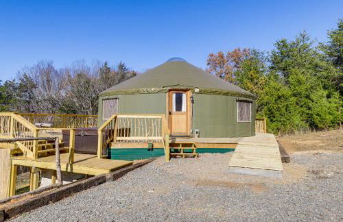 Glamping with Mountain Views! Newport Yurt Retreat! - Foto 3