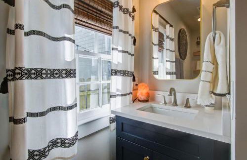 Historic 1880s Freeman Cottage Walk to King St - Foto 14