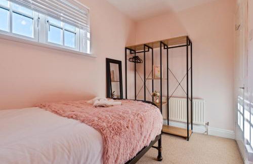 The Tudor Escape - 3 Bedroom House in Canterbury City Centre with Parking - Foto 29