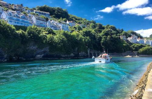 East Trenean Farm Cottages -4 Luxury Cornish Cottages sleeping 20 with hot tubs, private gardens, rural views and EV facilities - Foto 17