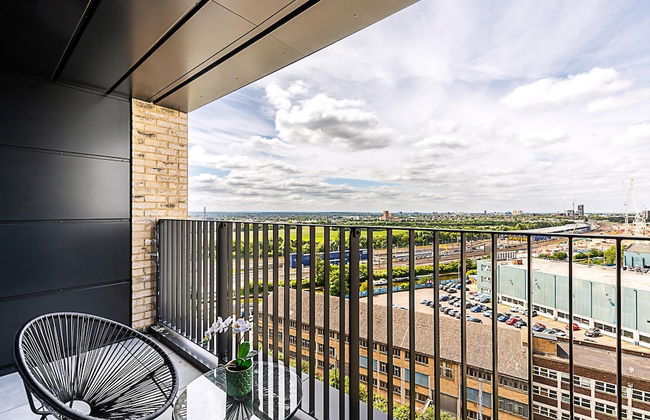 Sky-High Studio with Stunning Views - Foto 9