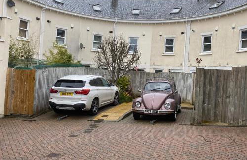 Lisburne Place - Luxury Three Bedroom Town House - Photo 49