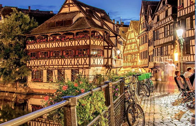 Visita guiada privada a pie del distrito antiguo de Estrasburgo - Foto 1
