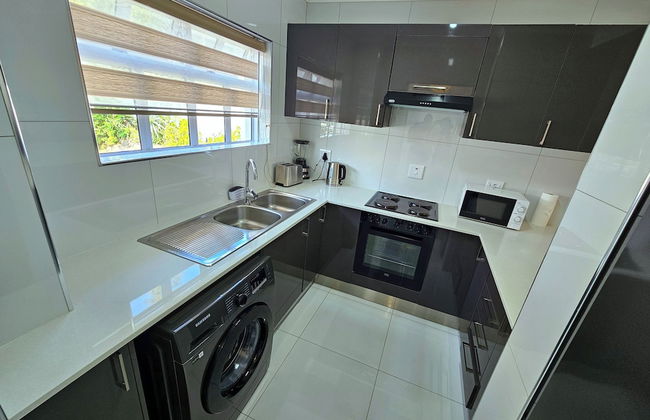 Summer Grove House by Tanaka Kingdom - Photo 5