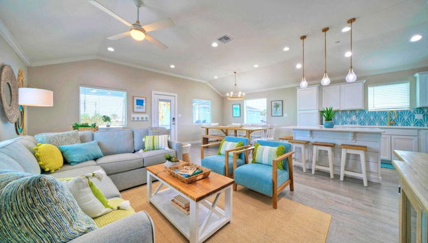 Sleeps 16 2 Homes Priv Pool Ping-Pong 1Block to Alister St. Shops Dining - Foto 4, Interior