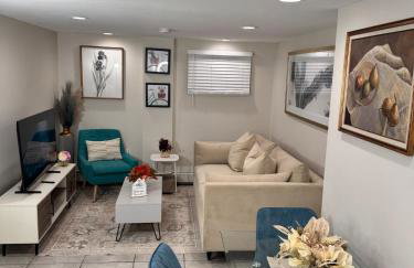 Julie's Cozy 2 Bedroom Basement Apartment - Foto 7