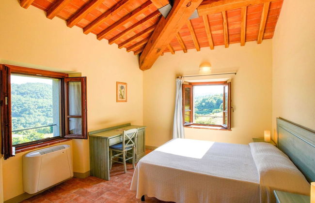 Farmhouse in Tuscany Near Anghiari - Photo 2