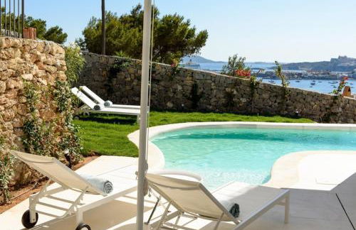 Charming Ibiza Villa with 4 Bedrooms, 1265 - Foto 1