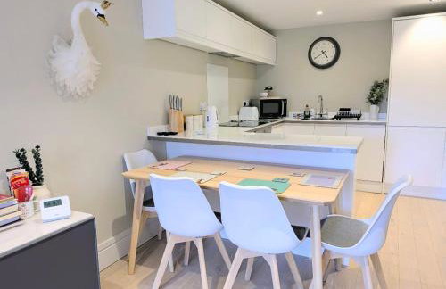 Compton Apartment with free parking - Photo 12