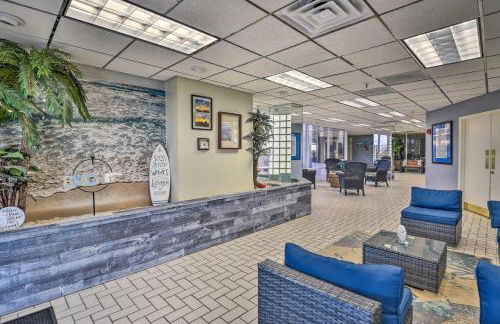 Sleek Beachfront Getaway with Community Perks! - Foto 23