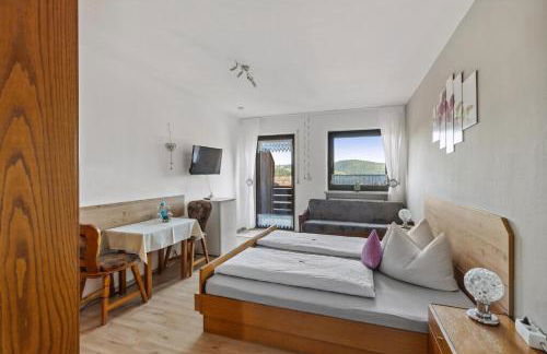 Geräumiges Ferienhaus Mit Garten In Rittsteig - Foto 7