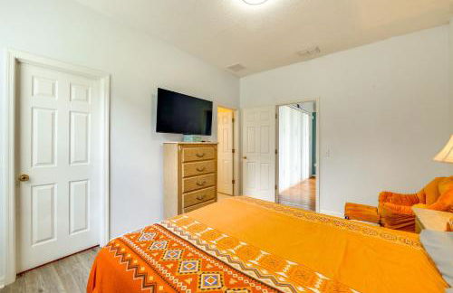 Poolside Lounge and Theme Park Fun Davenport Home - Foto 17