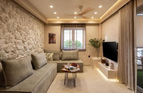 Rustic Boutique Apartment with Live Olive Tree & Private Parking - Photo 11