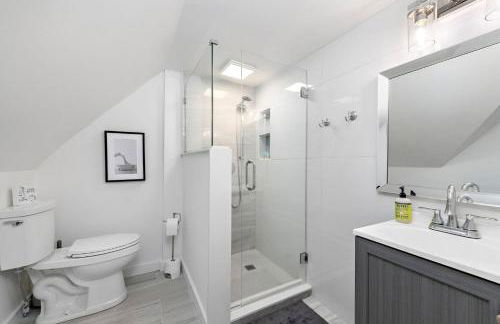 3BR 3BA Fairway Home • Dog-Friendly • Fenced Yard - Photo 29