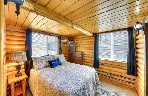 Cozy Farm Cabin - 9 Mi to Trout Creek! - Foto 11