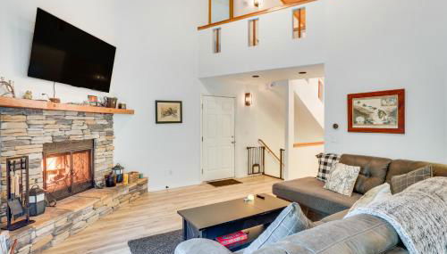 Crestline Home with Deck Less Than 2 Mi to Lake Gregory! - Foto 4