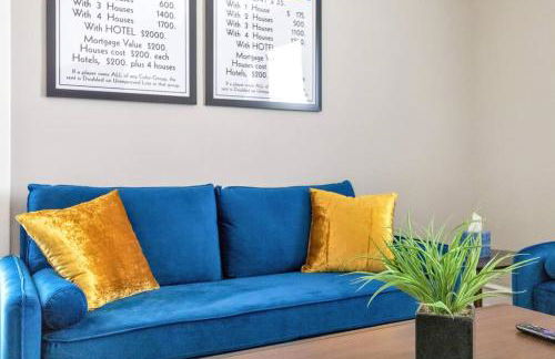 Stay, Play and Pass Go at the Monopoly Penthouse! - Foto 15