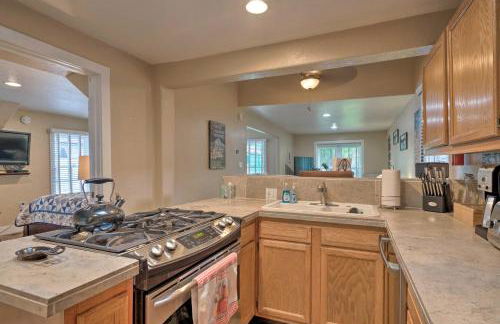 Creekside Home with Patio, Walk to Manitou Incline! - Foto 11