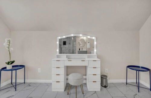 BIG 4BR House 7 Mins to Downtown with Foosball and Games - Foto 43