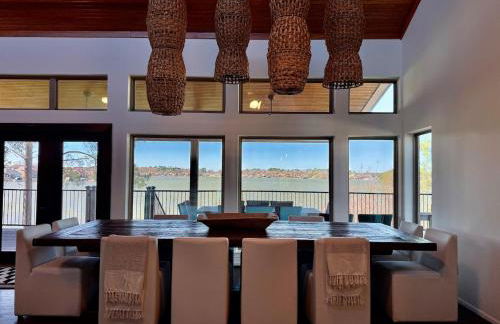 Ultimate Lake Resort Xtravaganza - Luxury - Waterfront - Boathouse - Sleeps 18 - Photo 16