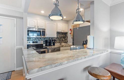 Oceanfront Condo, Heated Pool, Fitness Center - Photo 6