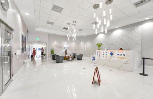 Luxurious 3BR Condo with Pool in Brickell - Foto 88