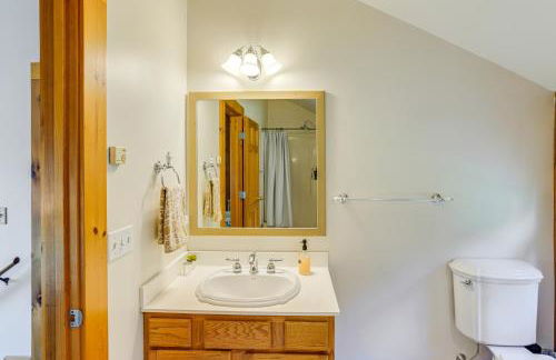 Spacious Wilmington Cabin Walk to Lake - Foto 19