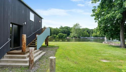 Modern Lakefront Retreat w King Bed - Foto 1, Garden