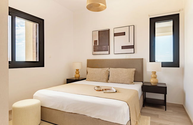 Sanders Eduardovich Limassol - Photo 12