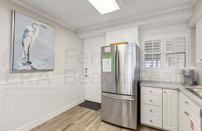 Upper Unit Condo Overlooking Both the Ocean Pier and Swimming Pool by RedAwning - Photo 13