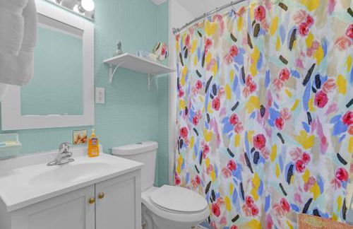 Artist Apartment - Idyllic villa steps from Town & the waterfront! - Foto 24